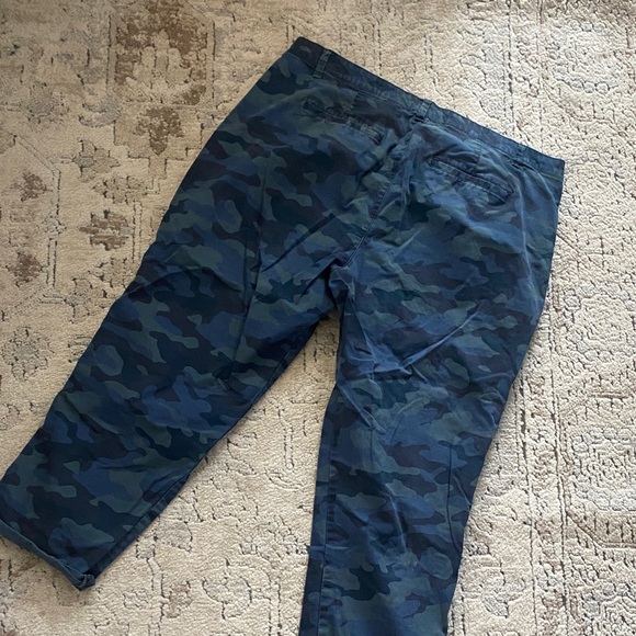 GAP Men's Blue Camouflage Cargo Pants - Picture 7 of 9